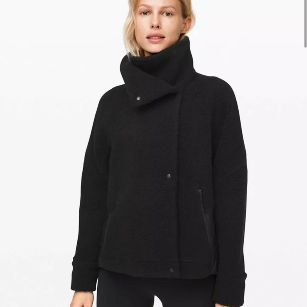 Lululemon  Black Fleece Jacket size Large